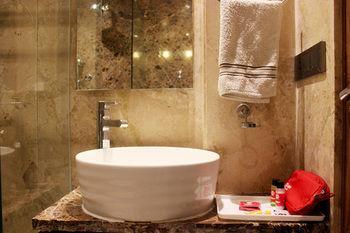 Hotel Oyo Peera Garhi 3*