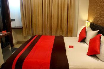 Hotel Oyo Peera Garhi 3*