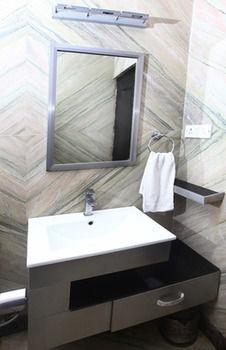 Hotel Oyo Rail Yatri Niwas 3*