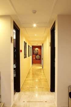 Hotel Fabhotel Aashraye 3*