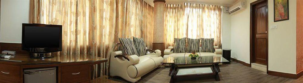 Hotel Chirag Residency
