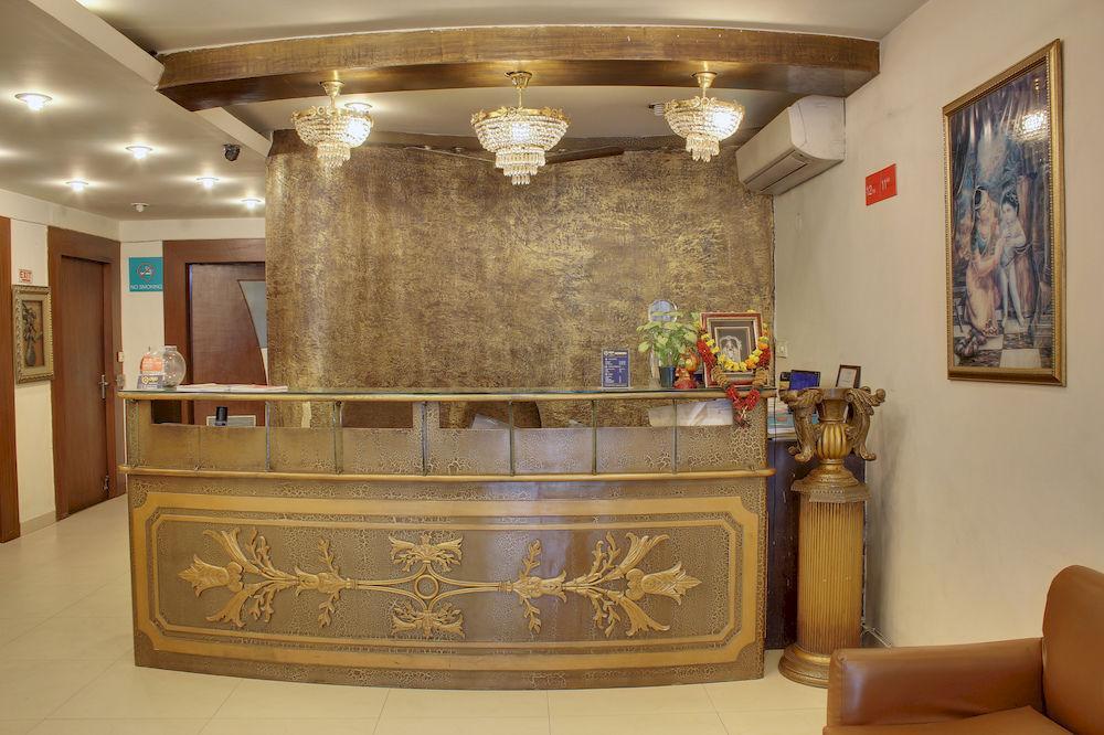 Hotel Oyo 358 Sarojini Nagar