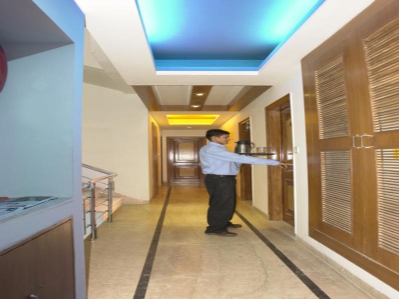 Apra Deluxe Hotel New Delhi