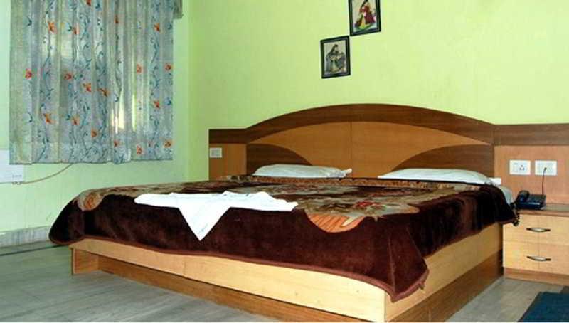 Hotel Anmol Deluxe 2*