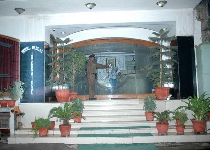 Pablas International, New Delhi, Near Metro 3*