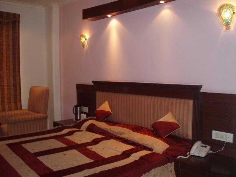 Tjs Grand Hotel