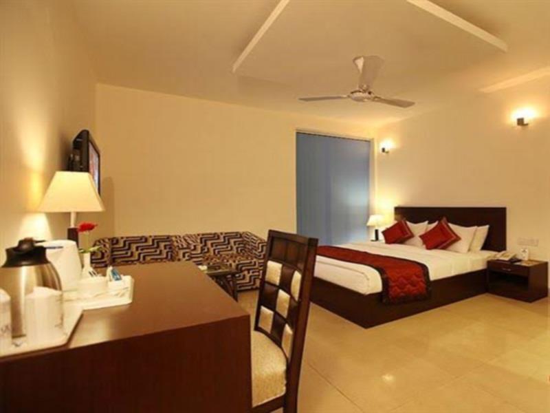 The Impress Near Delhi Airport 4*