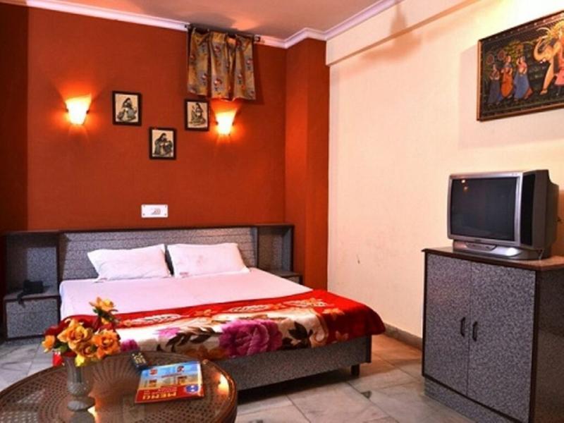 Sahara International Deluxe Hotel 2*
