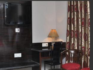 Fabexpress Lotus Palace Hotel 3*