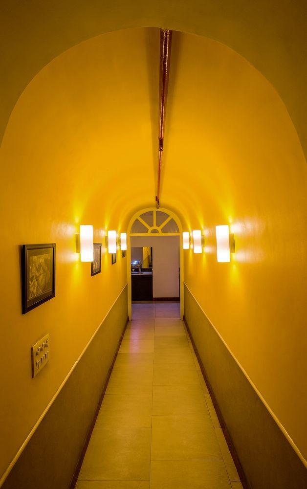 Home@f37 Kailash Colony Metro Hotel 3*