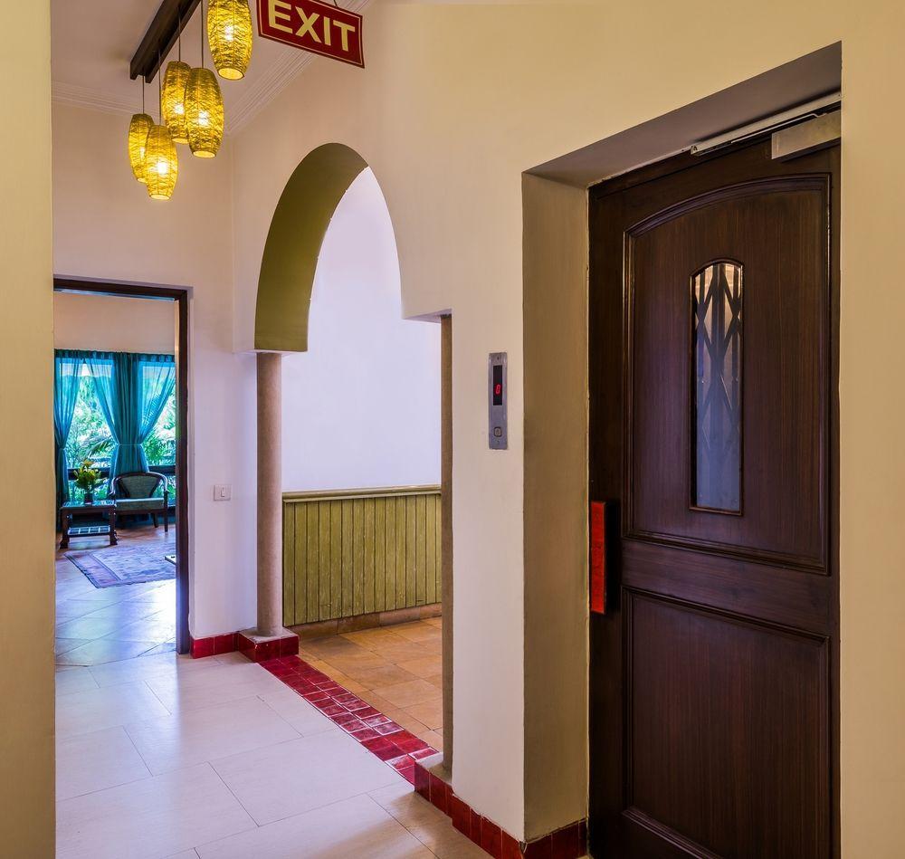 Home@f37 Kailash Colony Metro Hotel 3*