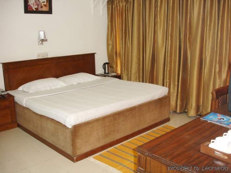 Home@f37 Kailash Colony Metro Hotel New Delhi