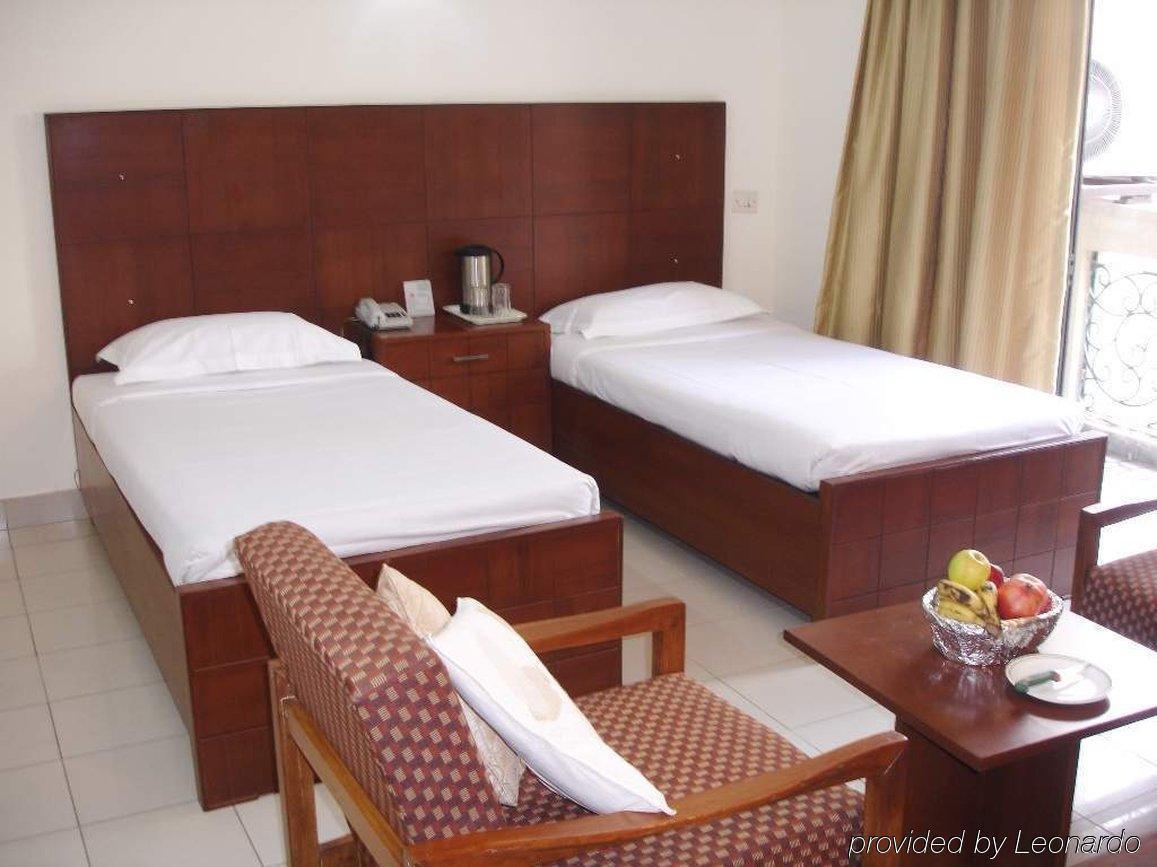 Home@f37 Kailash Colony Metro Hotel 3*
