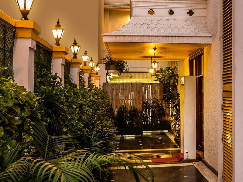 Home@f37 Kailash Colony Metro Hotel 3*