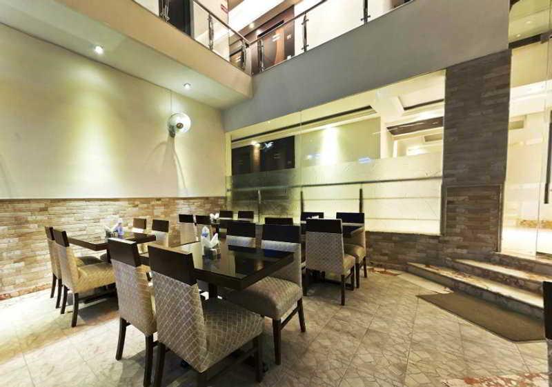 Fabhotel Marble Arch Karol Bagh