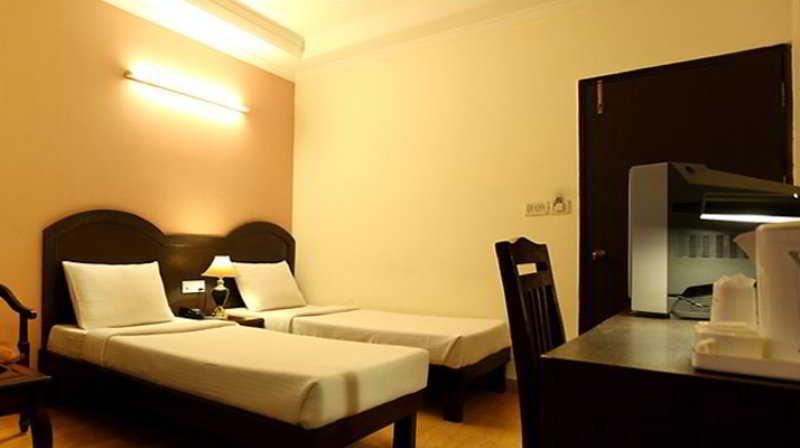 Fabexpress Grand Shoba Hotel 3*