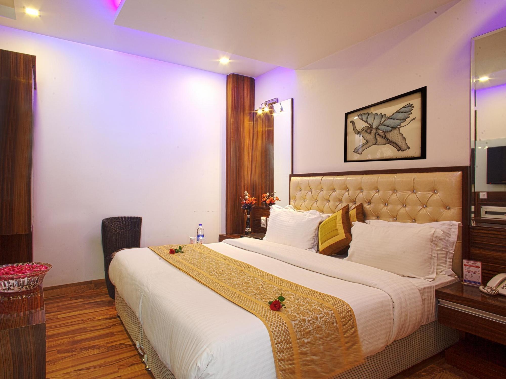 Delhi 55 -city Center Hotel
