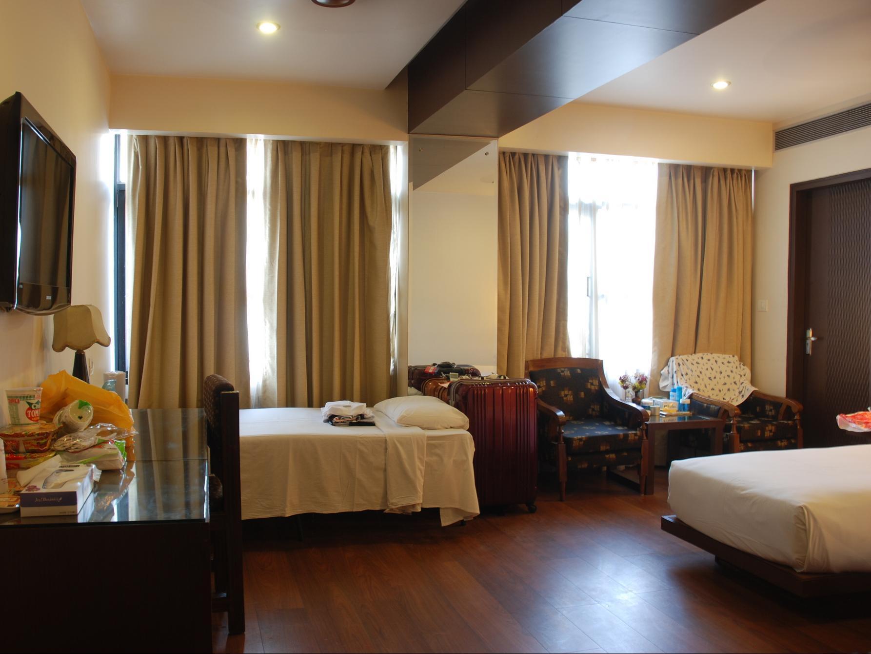 O Metro Height's Near Nangloi Railway Metro Station 3*