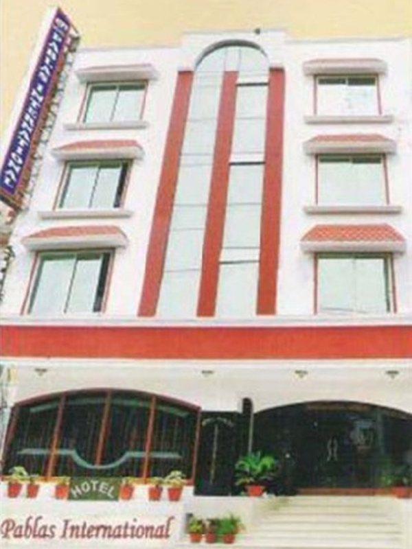 Hotel Pablas International, New Delhi, Near Metro 3*