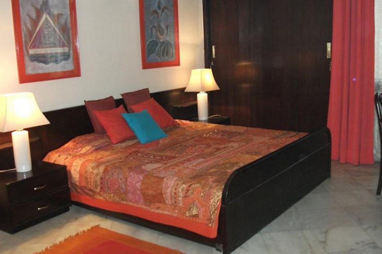 Hotel Arihant Inn-near Blk Hospital 2*