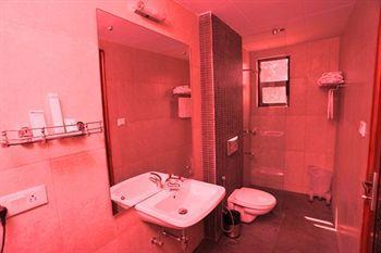 Hotel Emarald, 3*