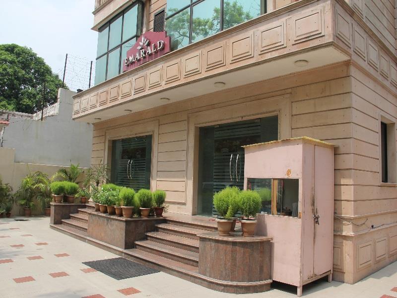 Hotel Emarald, Nova Deli