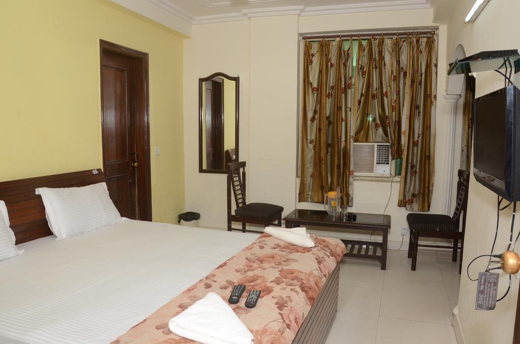 Hotel Hotel R S International @ Paharganj Nova Deli
