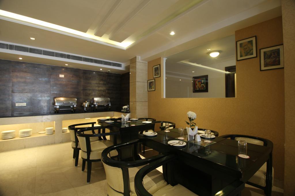 Hotel Waves, Airport 3*