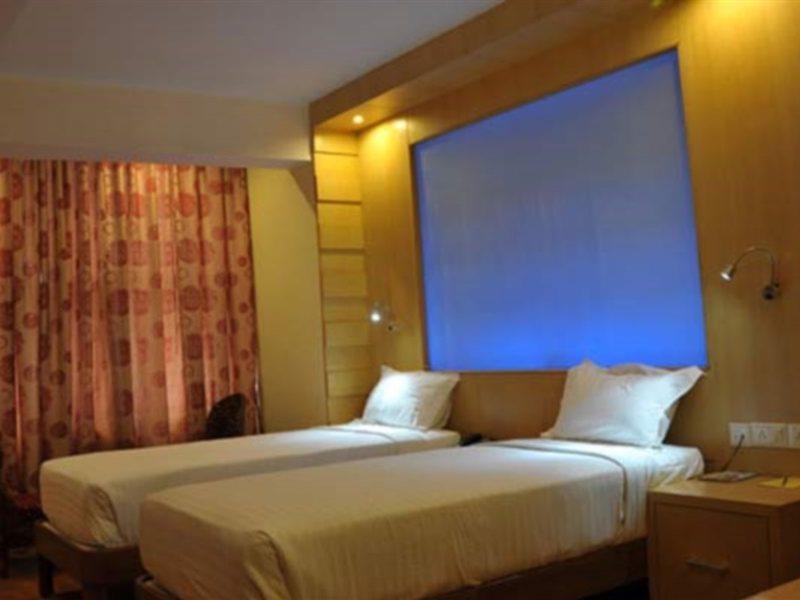 Emarald, Hotel Nova Deli