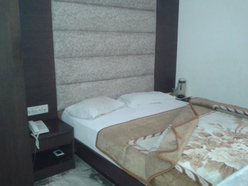 Seven Seas 2* New Delhi