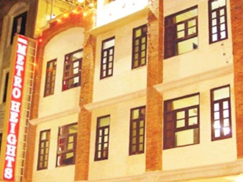 Hotel O Metro Height's Near Nangloi Railway Metro Station