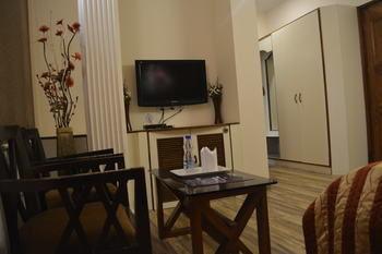 Oyo Patel Nagar Market Hotel 3*