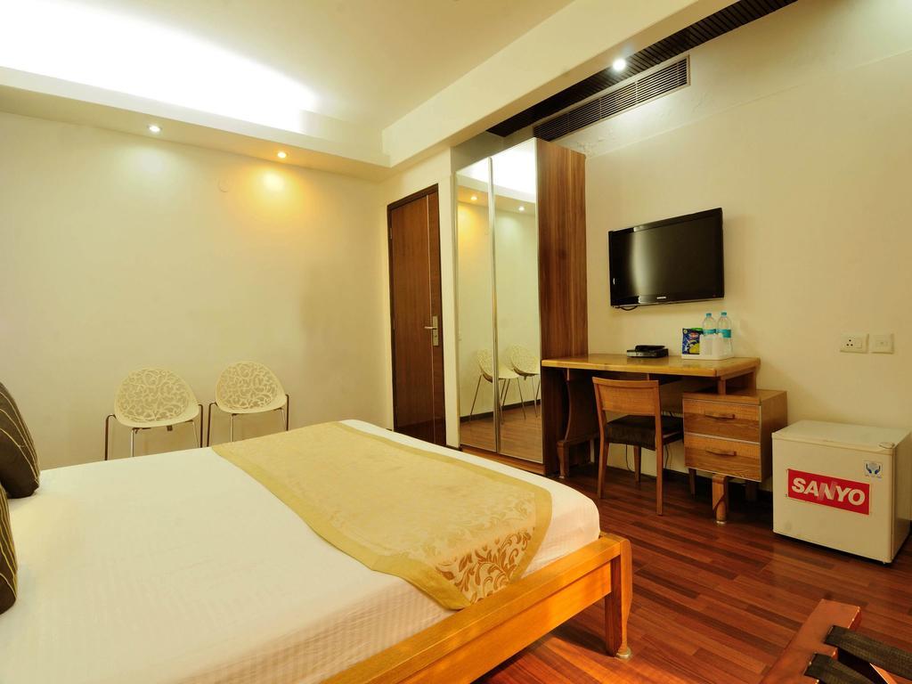 Sisley The Boutique 3* New Delhi
