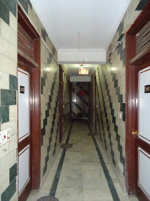 Sahara International Deluxe Hotel New Delhi