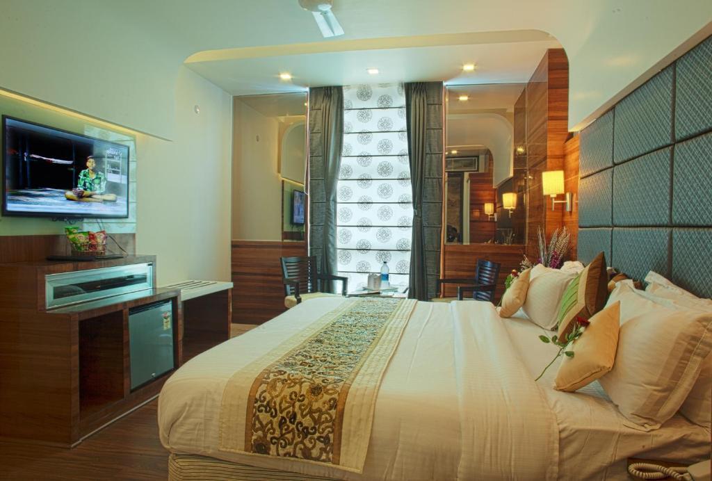 Delhi 55 -city Center Hotel 4*