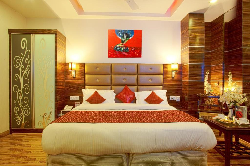 Delhi 55 -city Center Hotel 4*