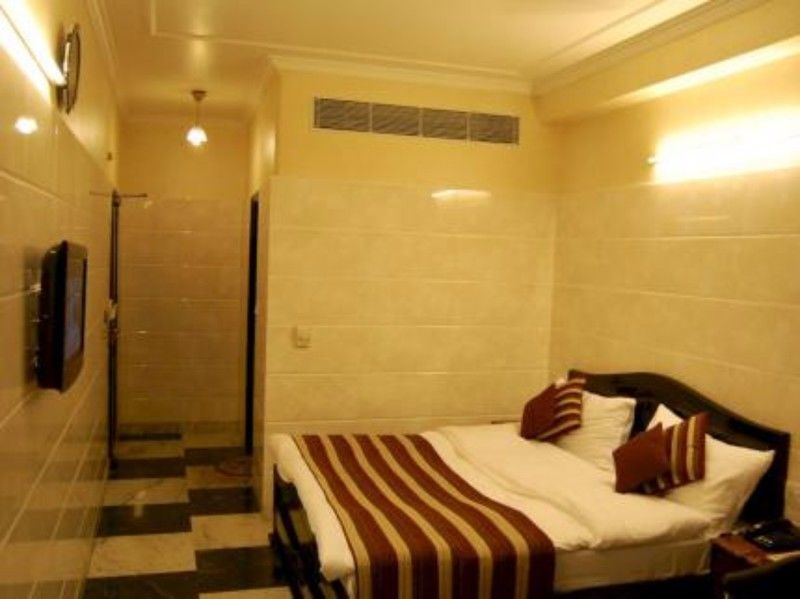 Treebo Trend Singh Sons Karol Bagh Hotel