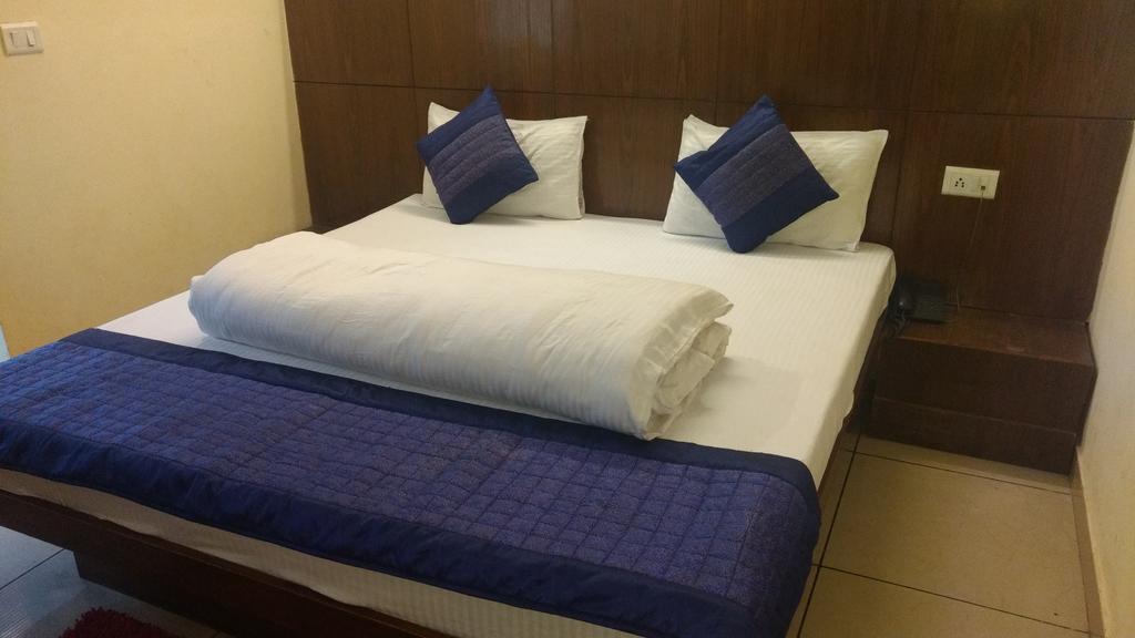 Hotel Sun Village Near Railway Station New Delhi