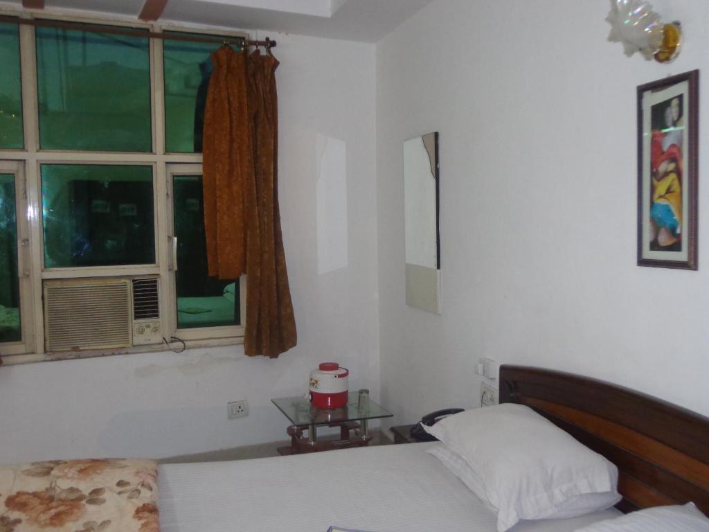Hotel Hotel R S International @ Paharganj Nova Deli