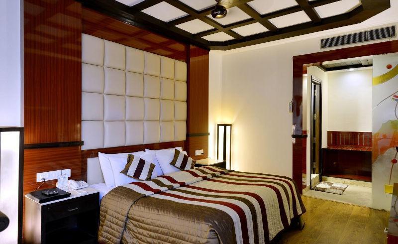 Southgate Delhi Hotel 3*