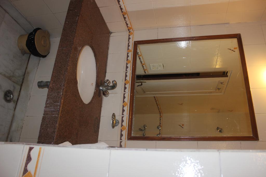Centre Nizamuddin 3*