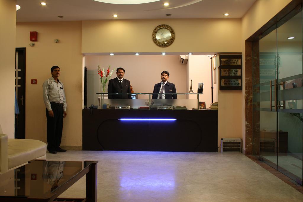 Apra International Hotel Nova Deli