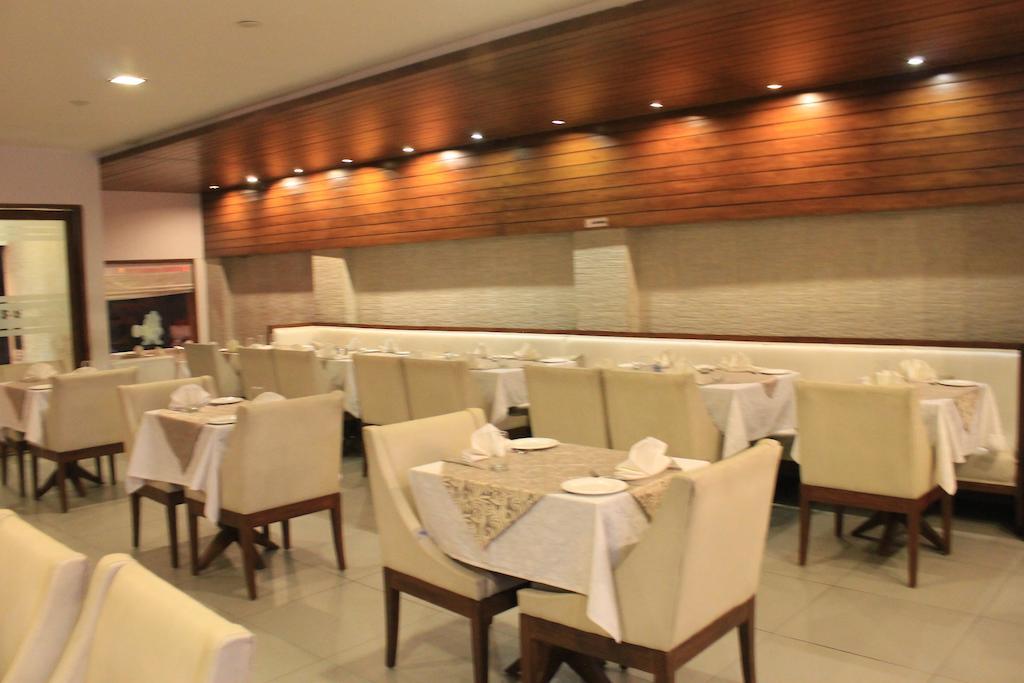 Hotel Apra International