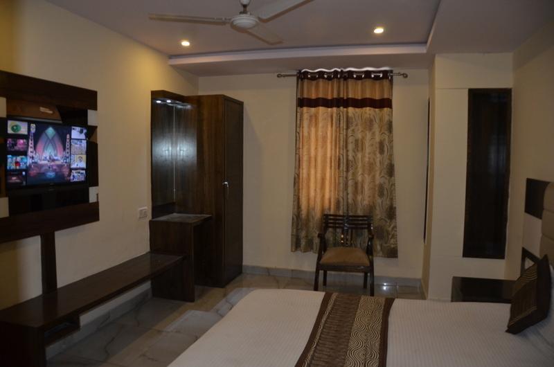 Saffron Hotel New Delhi