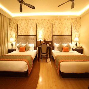 Clark International 3*
