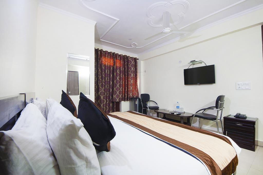 Charanpahari 3* New Delhi