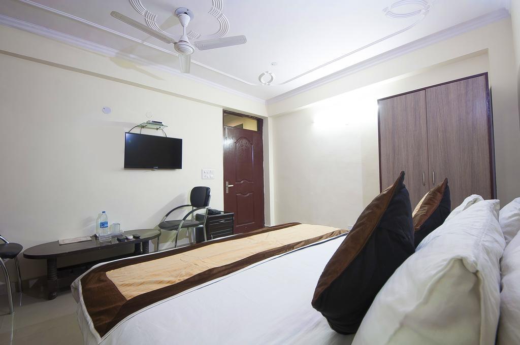 Charanpahari Hotel