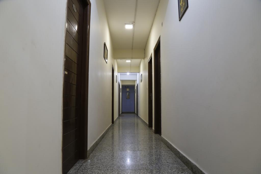 Guest house Flagship 9046 Hotel Metro Star 3*