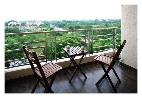 Evergreen 2bhk Service Vasant Kunj Fortis Ilbs Apartment New Delhi