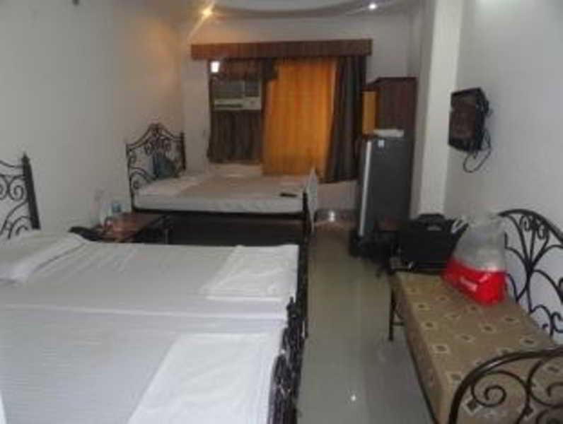 Pearl Plaza 3* New Delhi